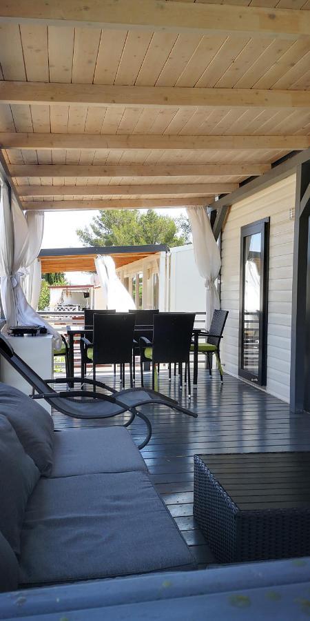Mobile Home Lux Otok Murter Jezera Exterior photo
